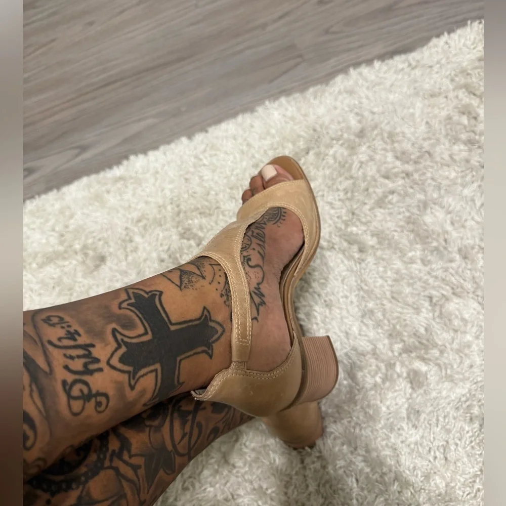 Lucky Brand Tan Women's Heels - Picture 4 of 13